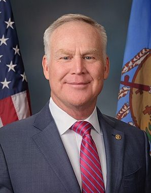 Photo of Alan Armstrong